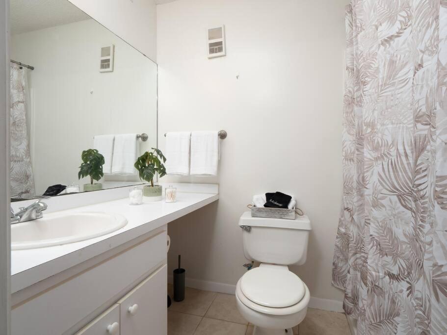 Spacious Condo Mins To Shands, University, & Downtown! 게인즈빌 외부 사진